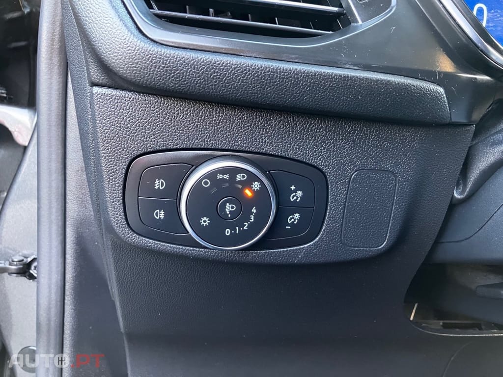 Ford Focus 1.0 EcoBoost Hybrid TITANIUM X