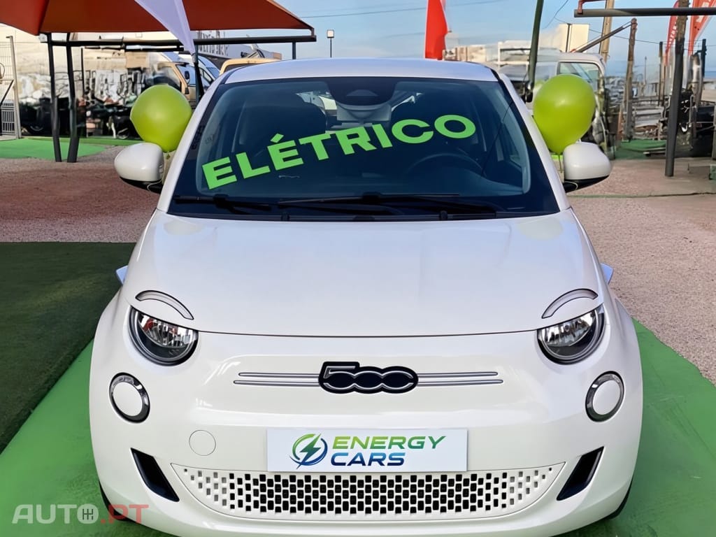 Fiat 500e Action