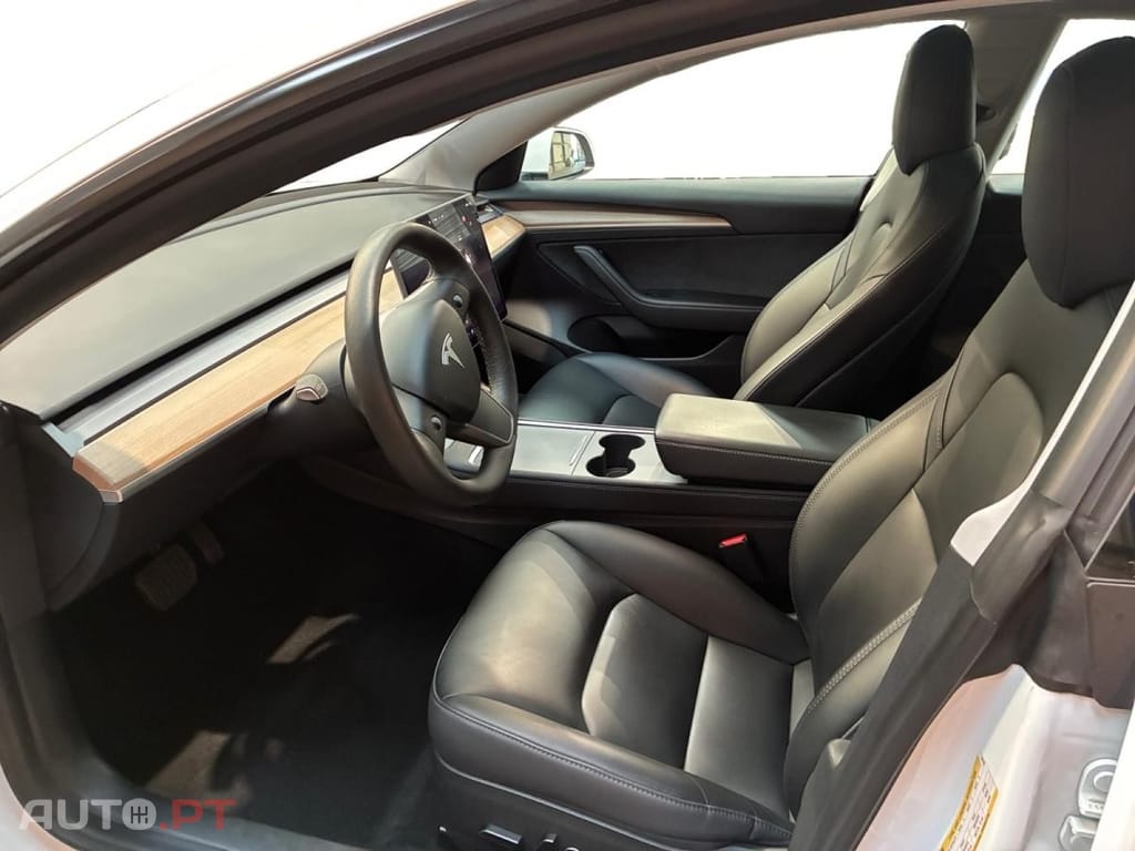 Tesla Model 3 Standard Range Plus RWD