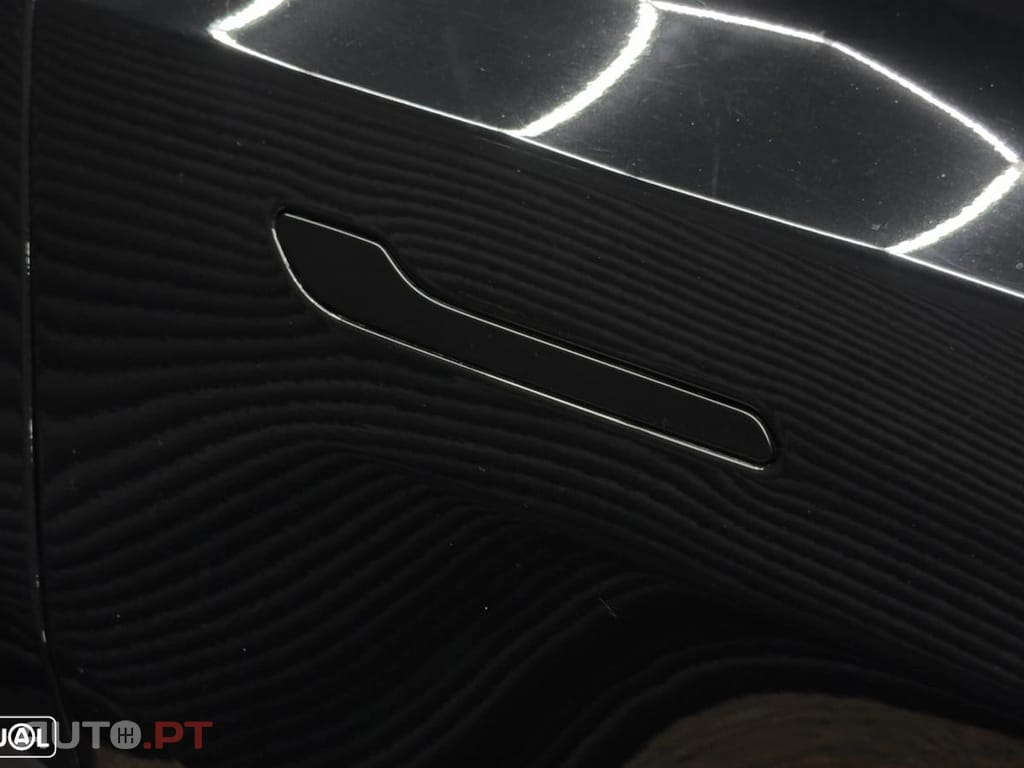 Tesla Model Y Long Range Dual Motor AWD