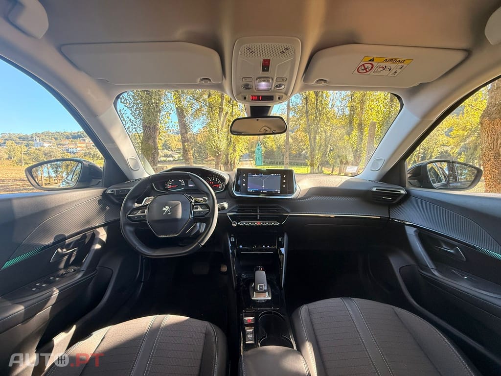 Peugeot 2008 1.5 BlueHDi Allure EAT8