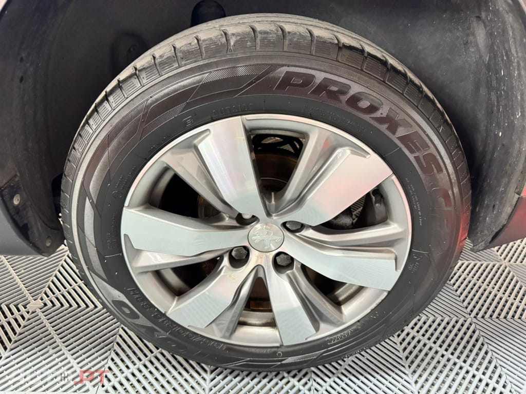 Peugeot 2008 1.2 PureTech Style EAT6