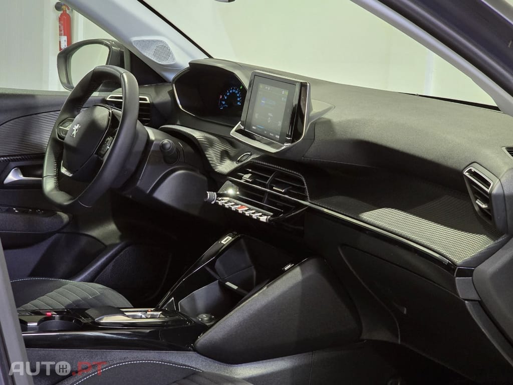 Peugeot E-208 50 kWh Style