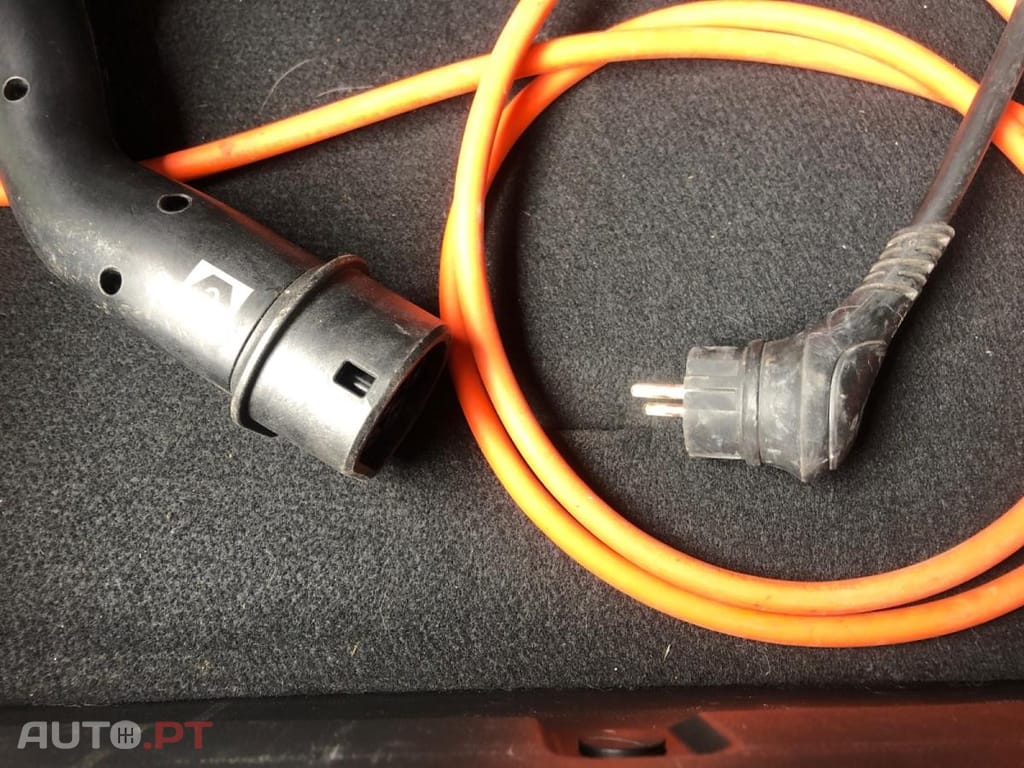 Peugeot E-208 50 kWh Roadtrip