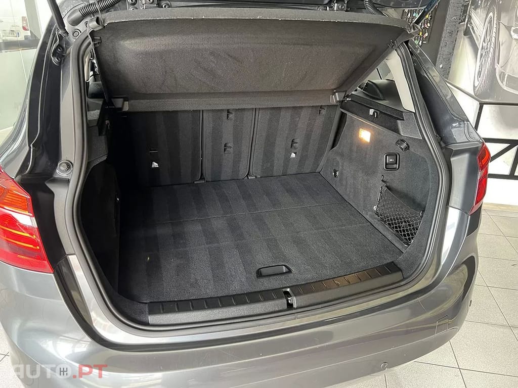 BMW 214 d Advantage