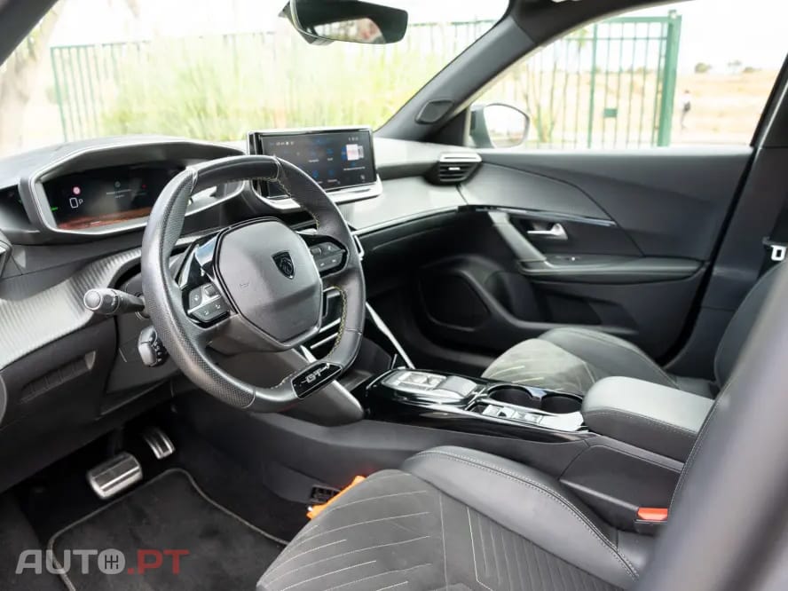 Peugeot E-2008 GT