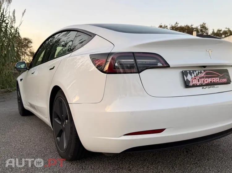 Tesla Model 3 Standard Range Plus RWD