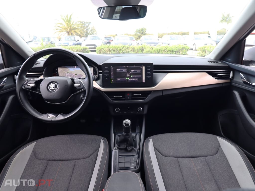 Skoda Kamiq 1.0 TSI Selection — fotografia 9