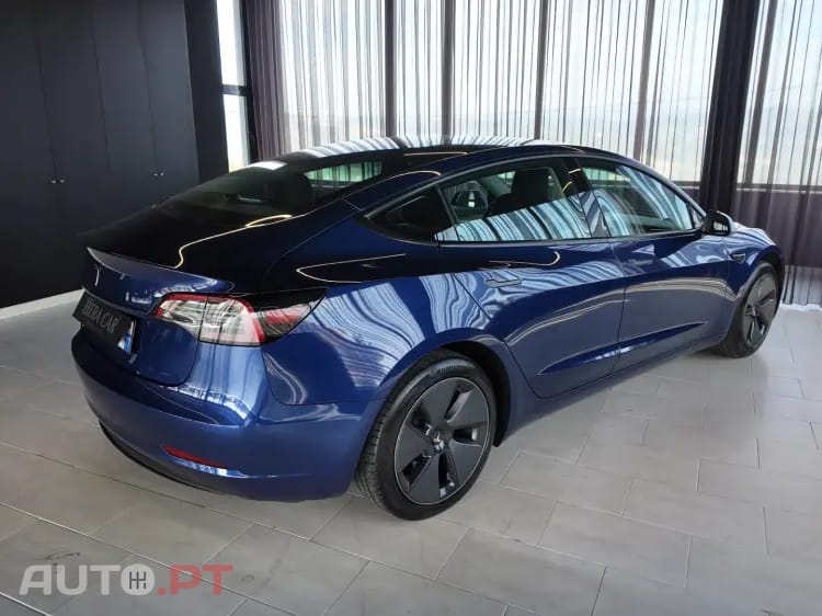 Tesla Model 3 Standard Range Plus RWD