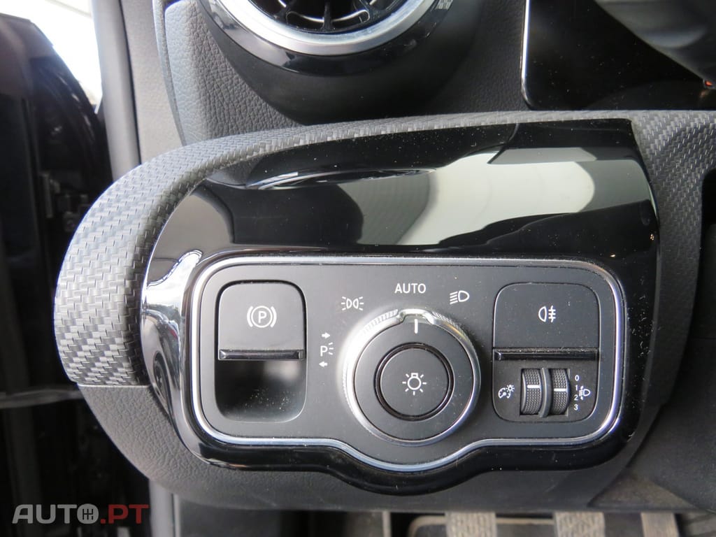 Mercedes-Benz CLA 180 d Shooting Brake Business Solutions
