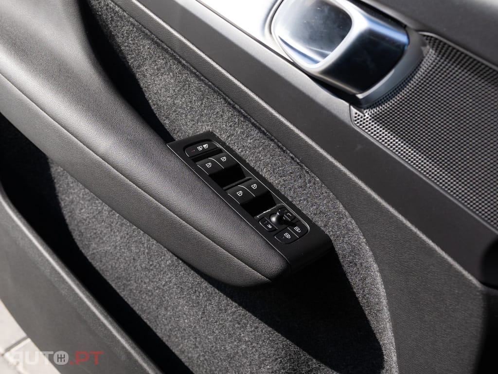 Volvo XC40 1.5 T4 PHEV Core