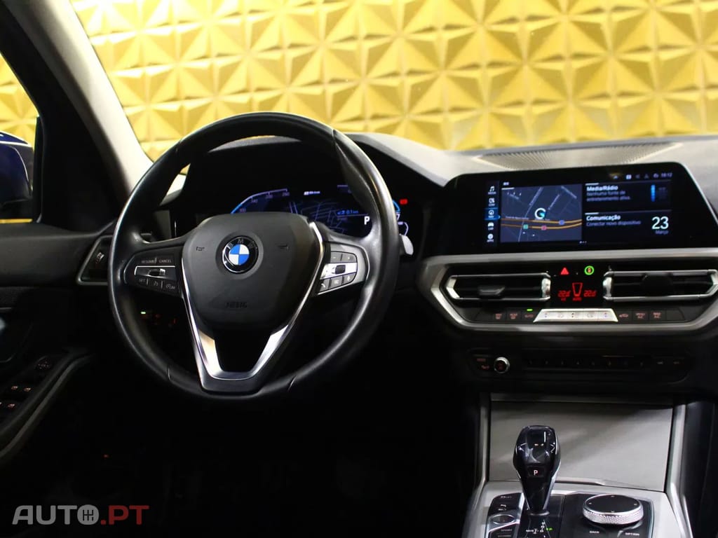 BMW 330 Line Luxury Auto