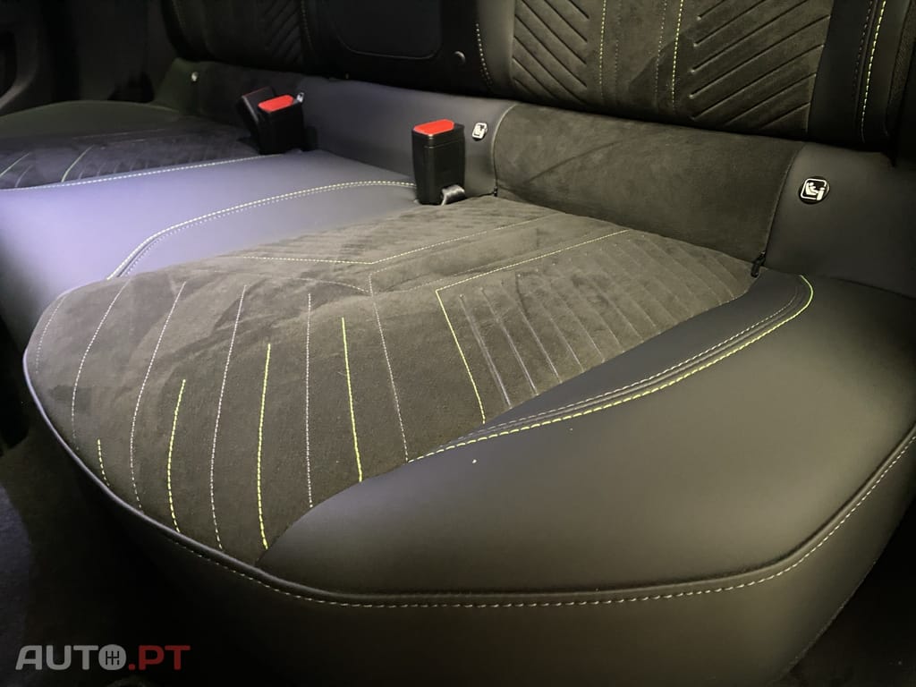 Peugeot 208 1.2 Hybrid GT e-DCS6