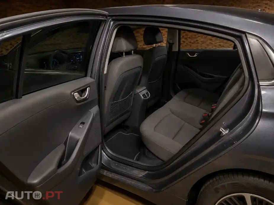 Hyundai Ioniq 1.6 GDI PHEV