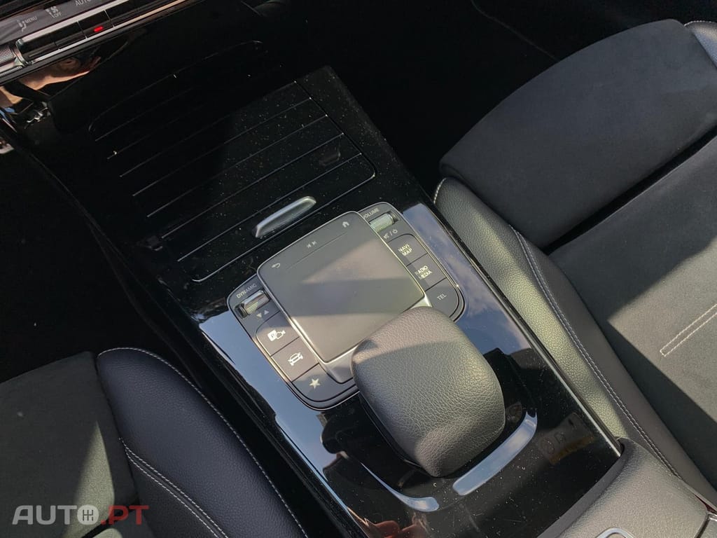 Mercedes-Benz A 250 e AMG Line