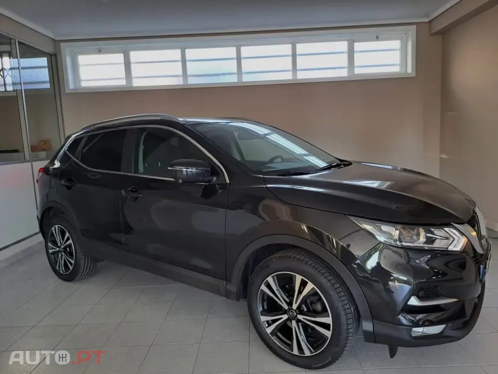Nissan Qashqai 1.3 DIG-T N-Connecta J18
