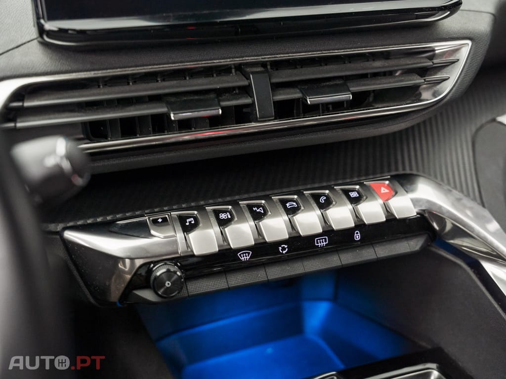 Peugeot 3008 1.6 Hybrid Allure e-EAT8
