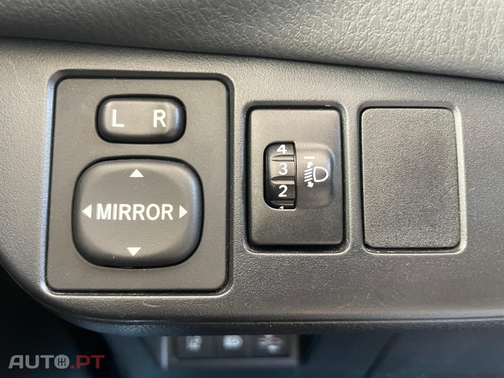 Toyota Yaris 1.0 VVT-i 20 Anos