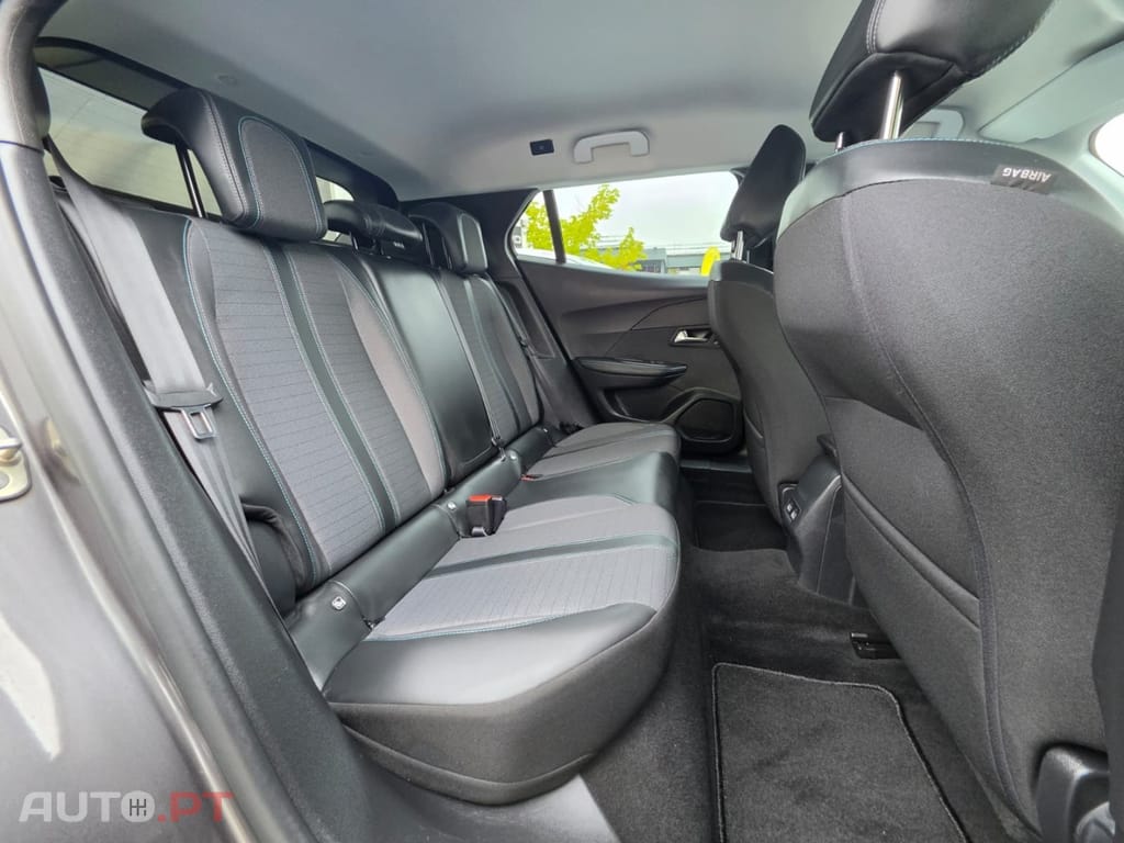 Peugeot 2008 PureTech 100 Allure
