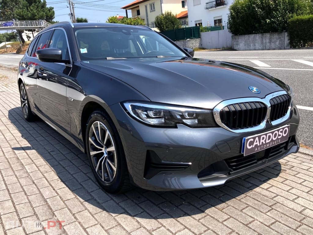 BMW 330 e Touring Auto