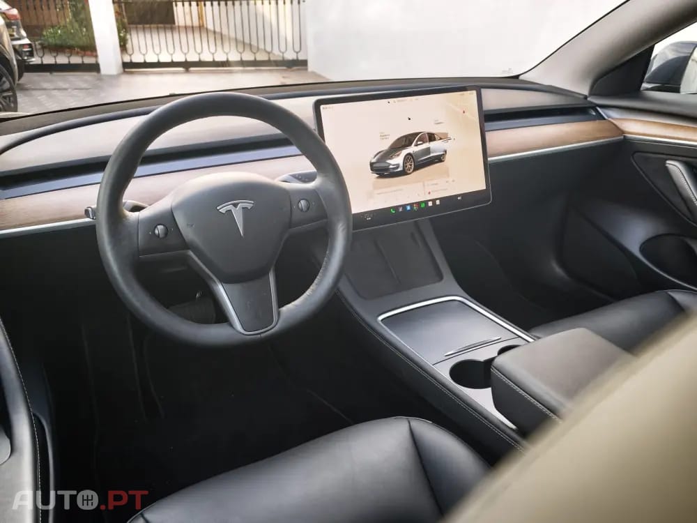 Tesla Model 3 Standard Range Plus RWD
