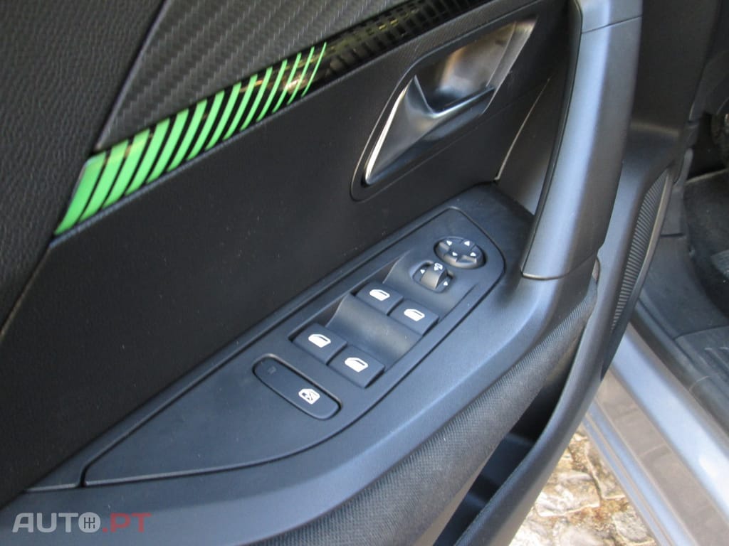 Peugeot 2008 1.2 PureTech Active