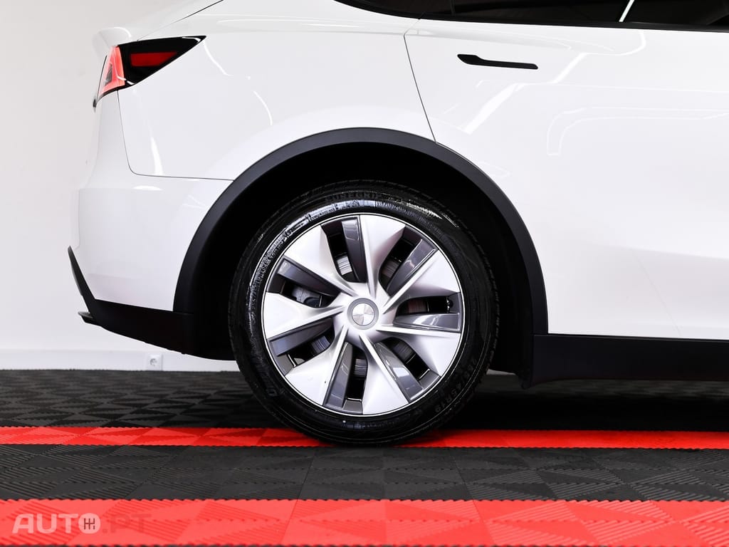Tesla Model Y Long Range Dual Motor AWD
