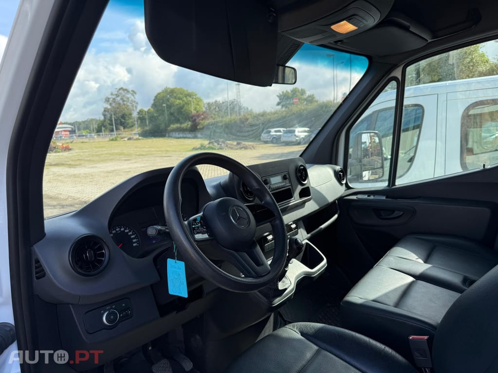 Mercedes-Benz Sprinter Outro