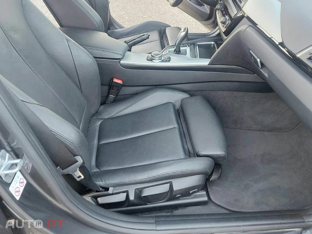 BMW 330 e iPerformance Line Luxury