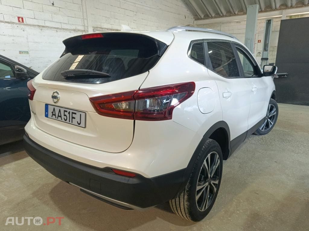 Nissan Qashqai 1.5 dCi N-Connecta J18