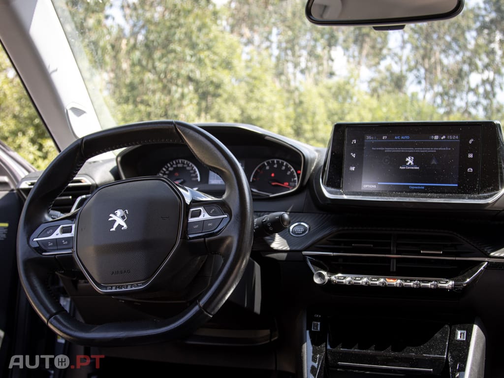 Peugeot 2008 1.2 PureTech Allure EAT6