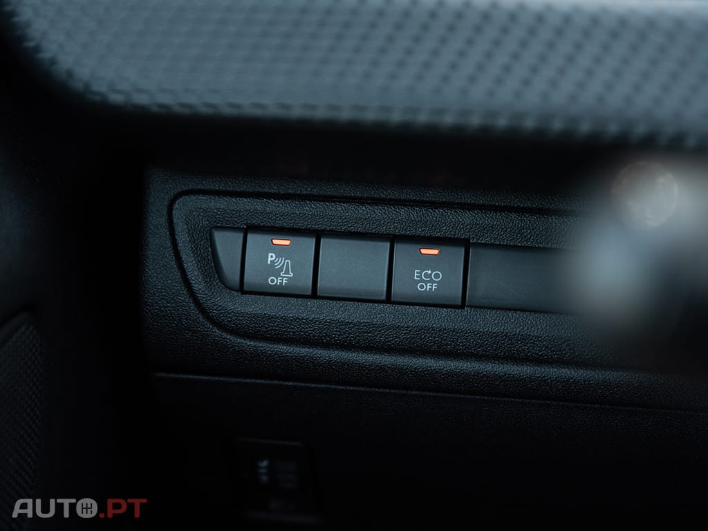 Peugeot 2008 1.2 PureTech Allure EAT6