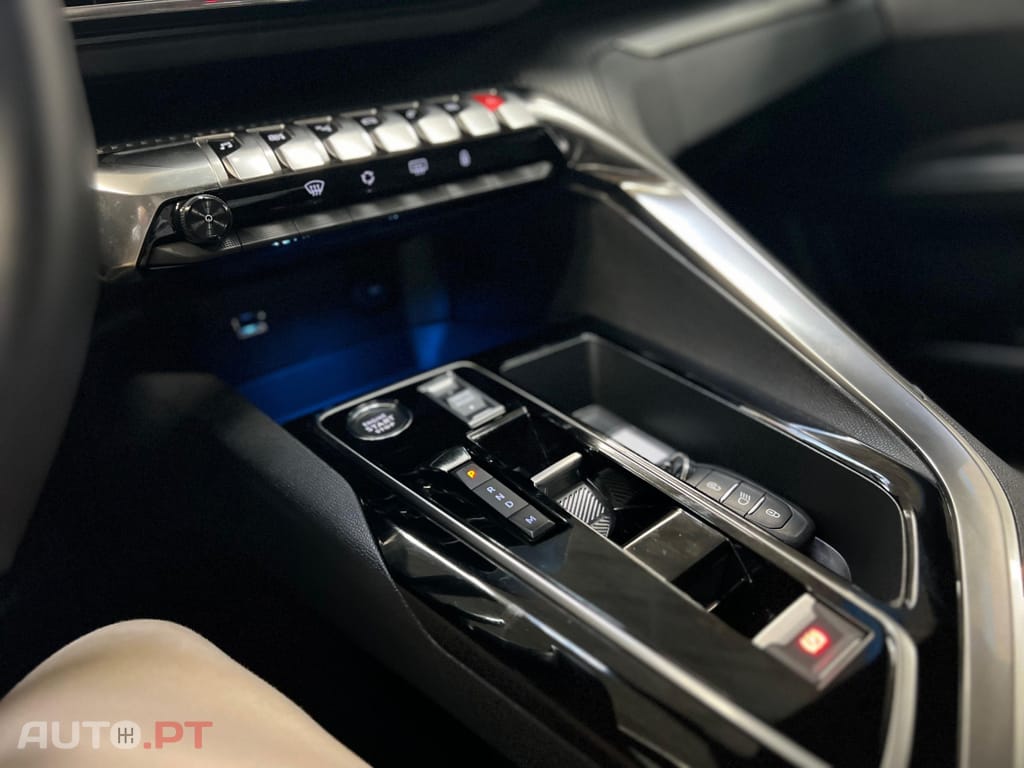 Peugeot 3008 1.2 Hybrid Allure Pack e-DCS6