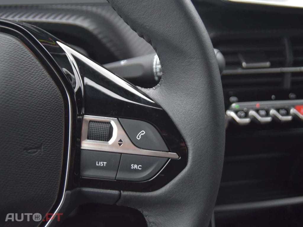 Peugeot E-2008 54 kWh Active EAT8