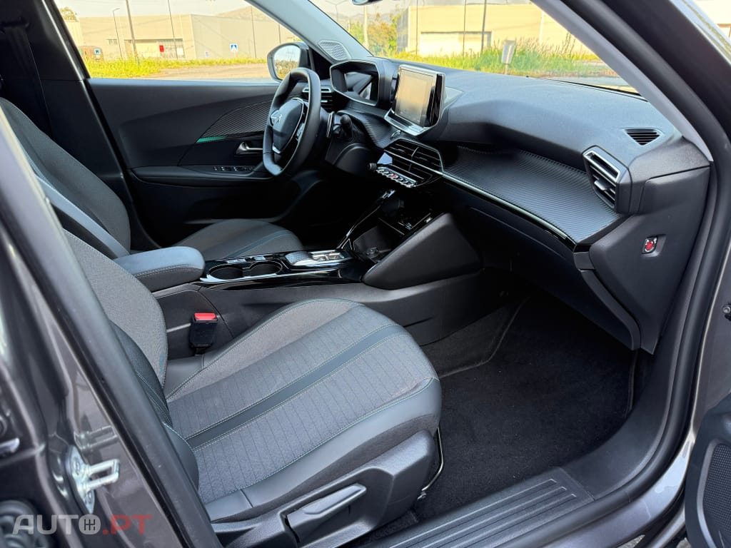 Peugeot 2008 1.2 PureTech Allure Pack EAT8