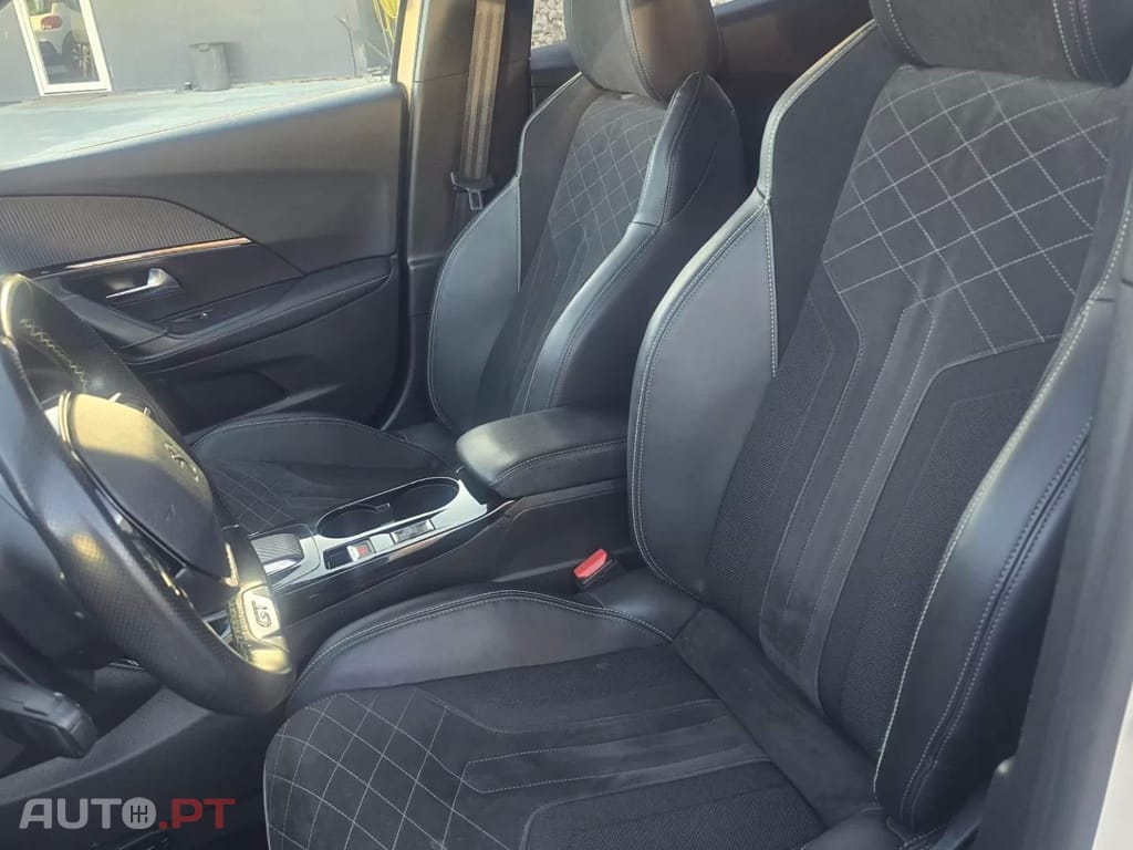 Peugeot E-2008 GT Pack