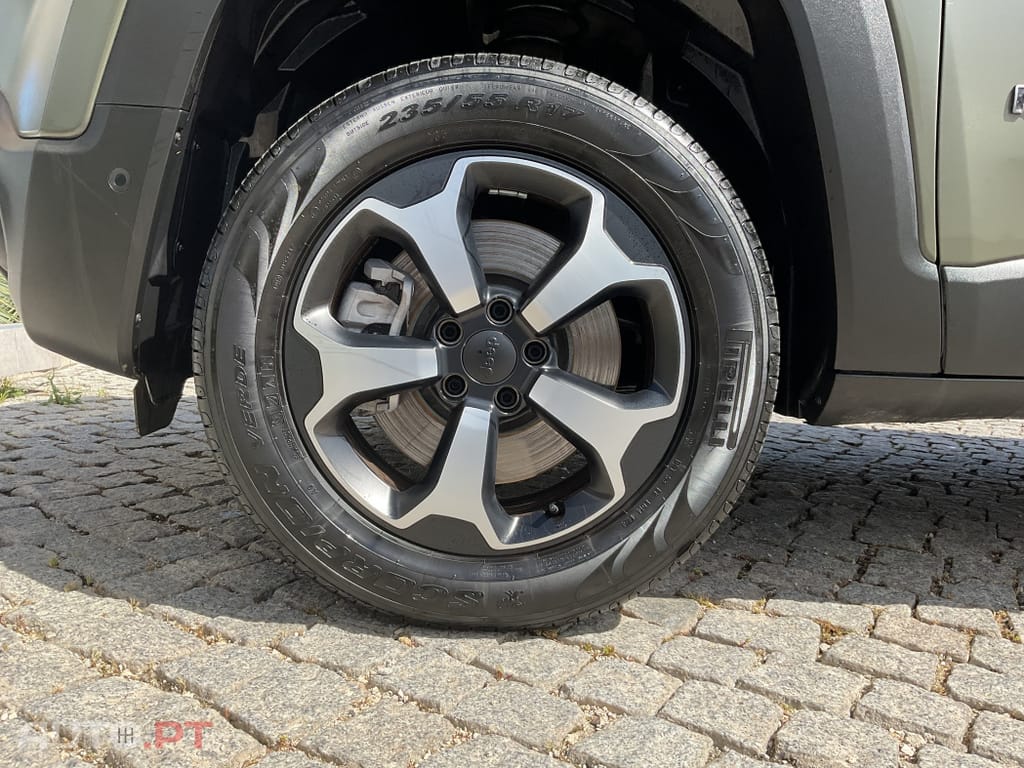 Jeep Renegade 1.3 TG Trailhawk
