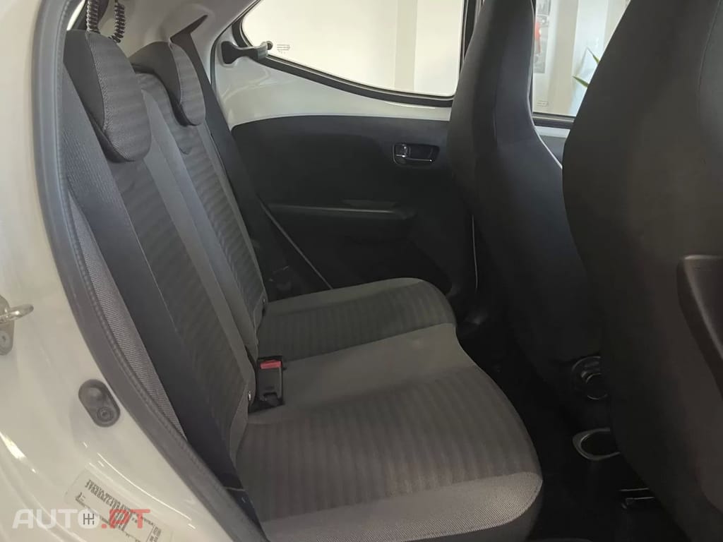 Toyota Aygo X Black&White