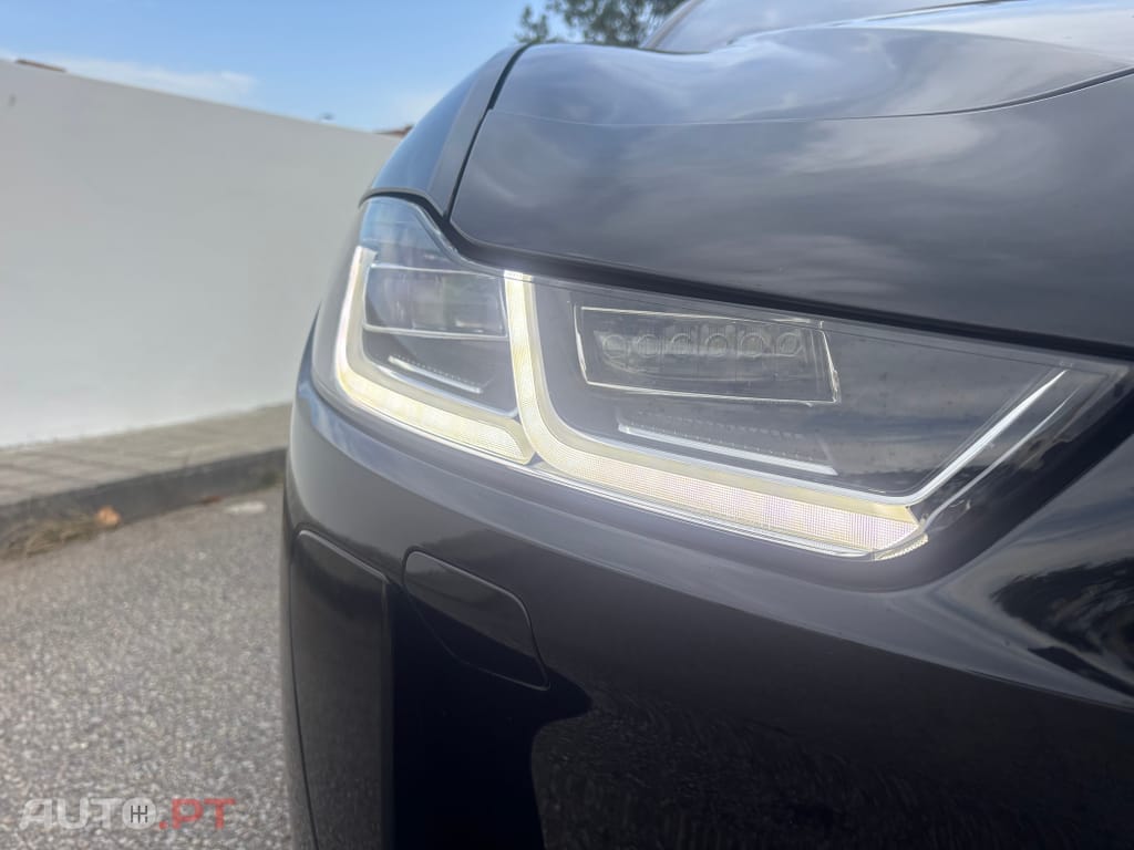Jaguar I-Pace EV400 R-Dynamic HSE AWD