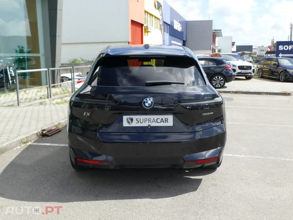 BMW iX xDrive 40 Pack Desportivo