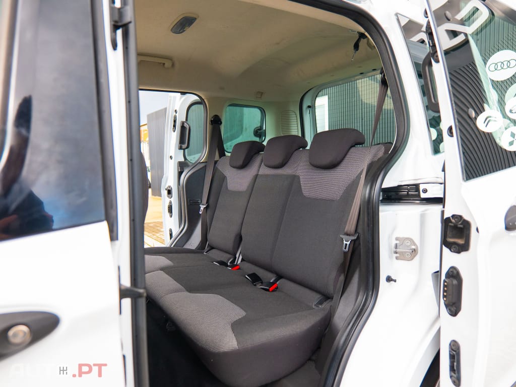 Ford Tourneo 1.5 TDCi Ambiente