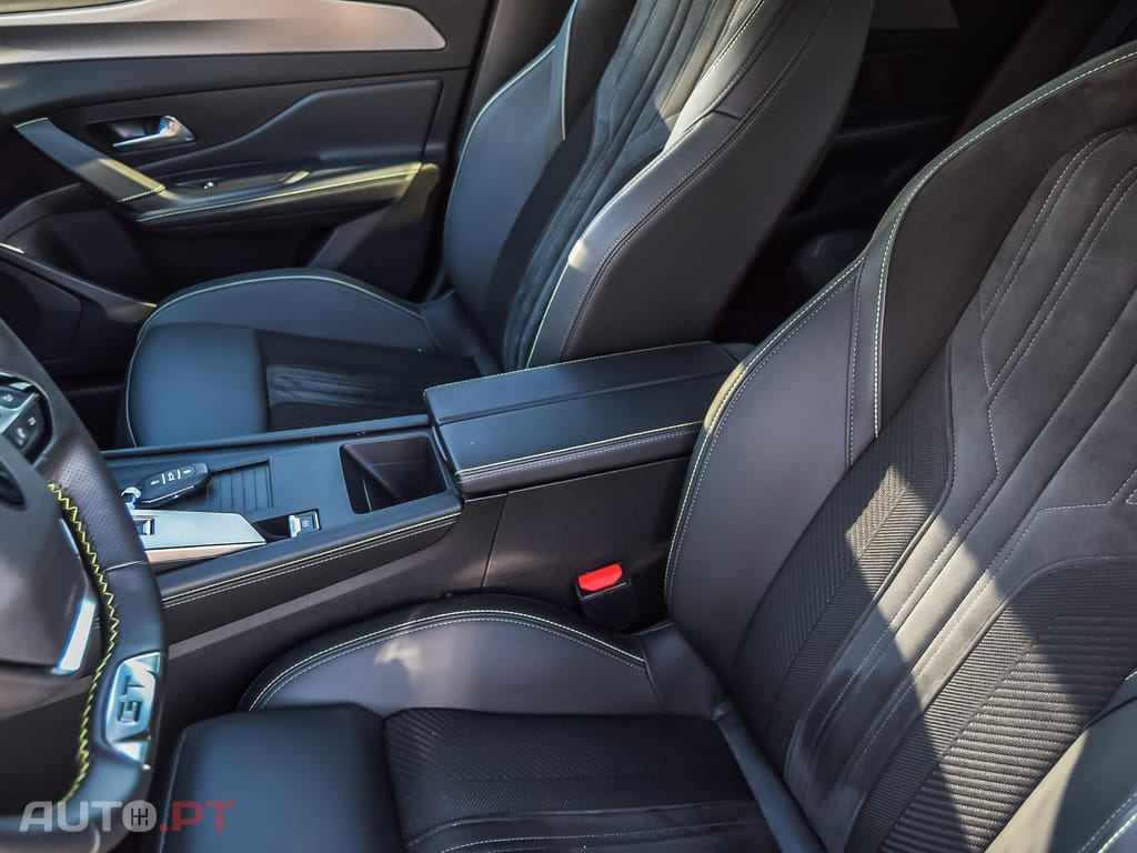 Peugeot 408 1.6 Hybrid GT e-EAT8