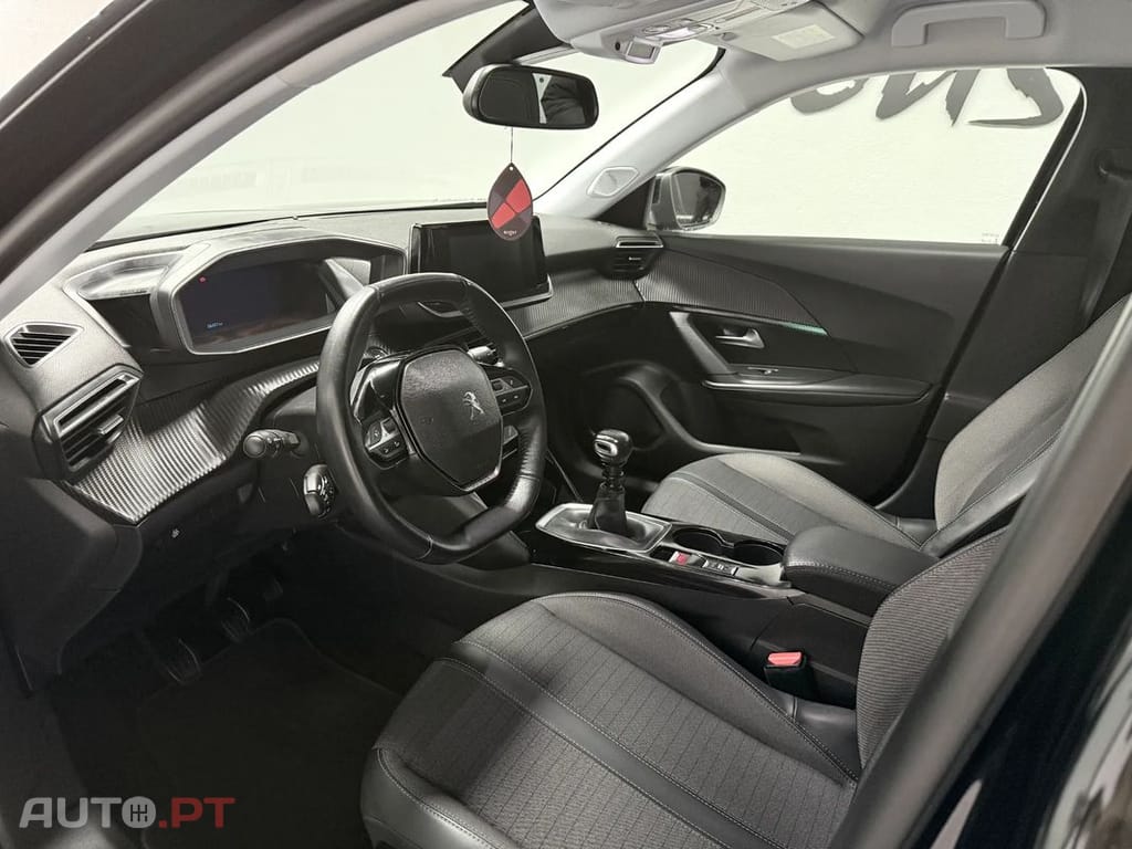 Peugeot 2008 PureTech 100 Allure