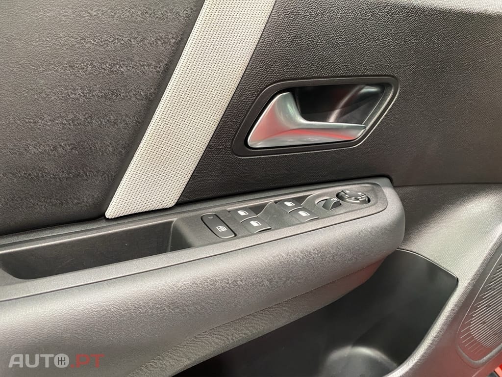 Citroen C4 1.2 PureTech Max EAT8