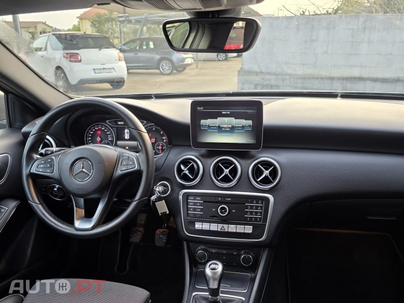 Mercedes-Benz A 180 d — fotografia 13