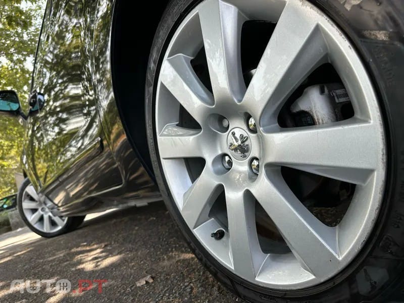 Peugeot 5008 1.6 e-HDi 7L Allure 2-Tronic 113g