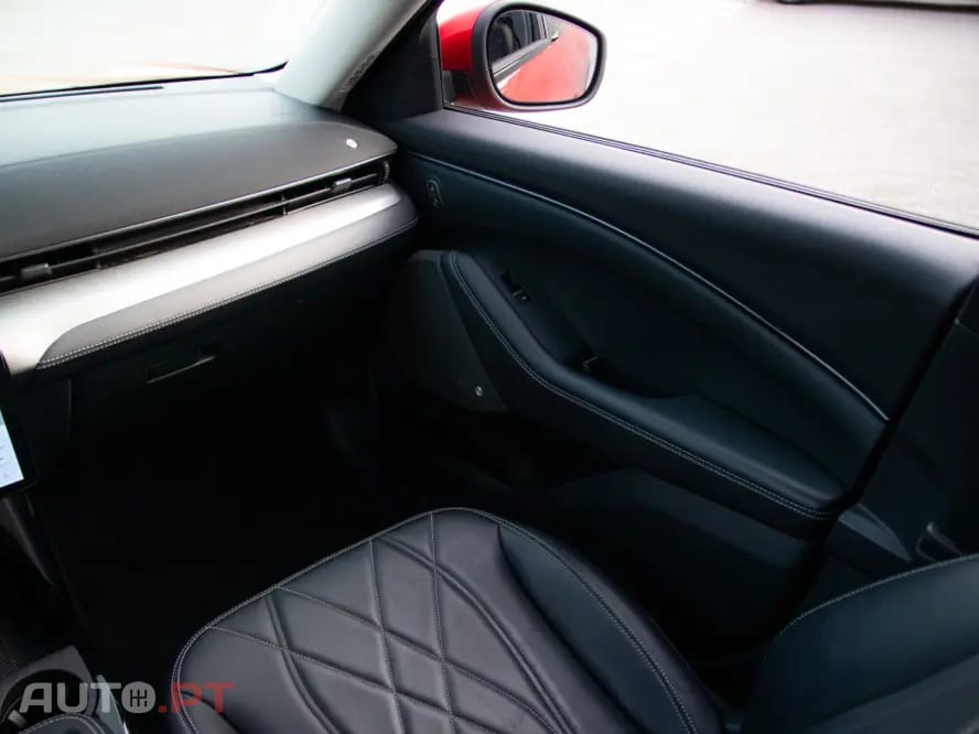 Ford Mustang Mach-E Standard