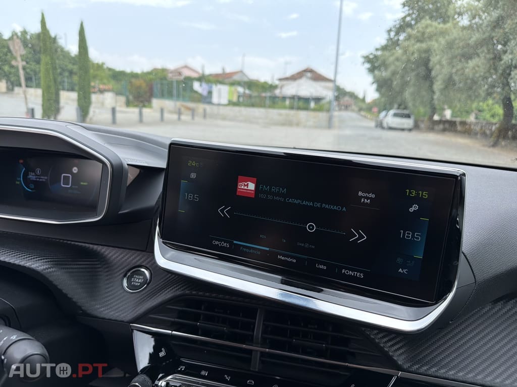 Peugeot E-2008 50 kWh Allure