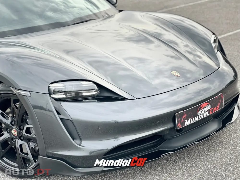 Porsche Taycan 4