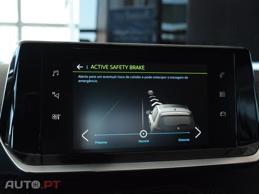 Peugeot E-208 50 kWh Active